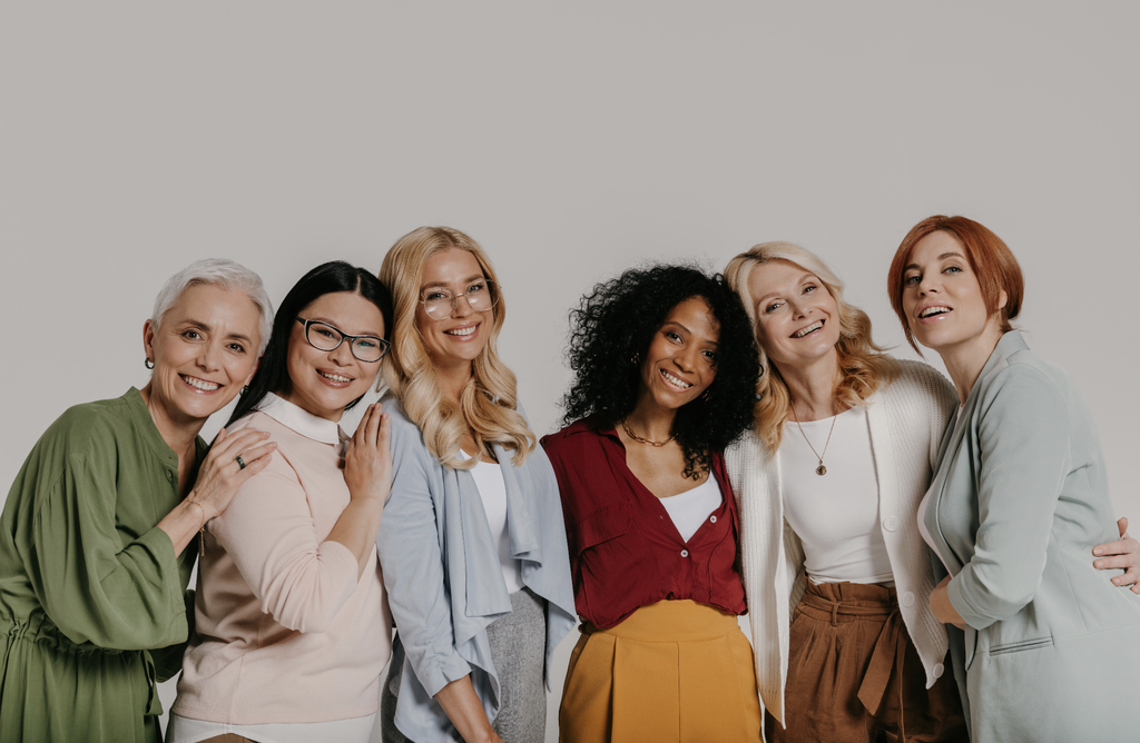 Femmes souriantes de tous âges, coaching femme à Troyes