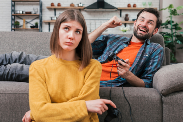Introverti(e) vs extraverti(e) : adapter sa communication dans le couple